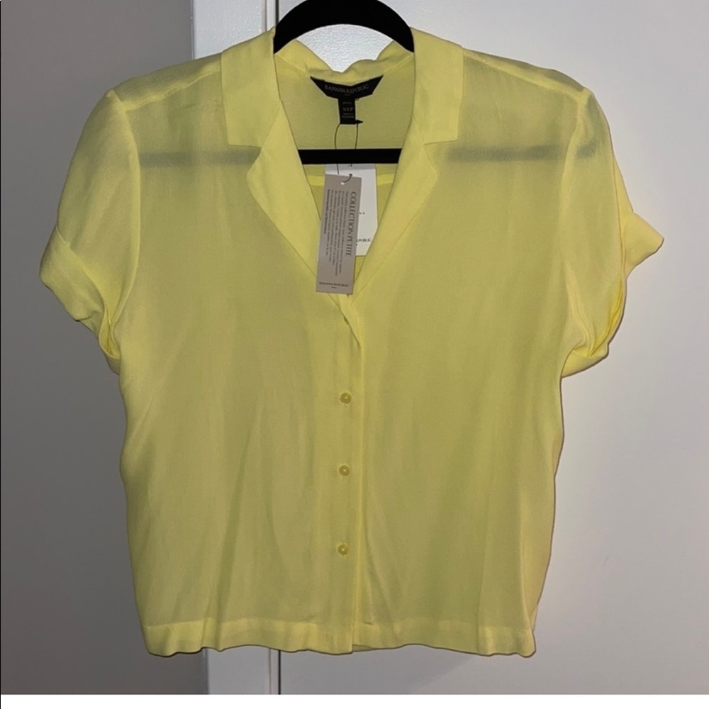 Banana republic womens  silk button down shirt.